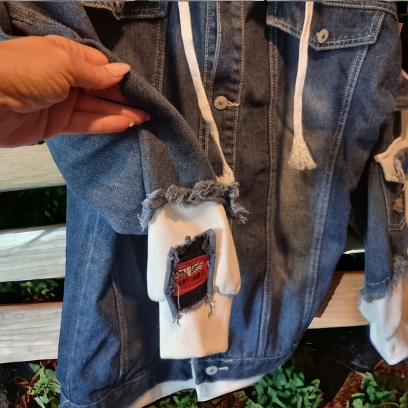 Distressed Denim Streetwear Hooded Jean Jacket - Picture 4 of 7